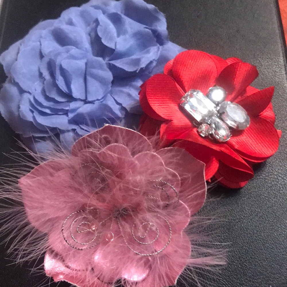 Multi colored set of 3 pins